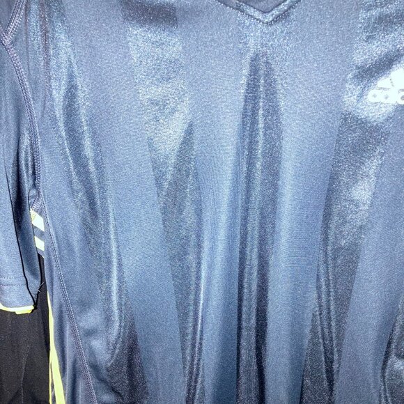 vintage men's addidas  tennis, socceer. athletic top,  grey w yellow. size M - Picture 5 of 6